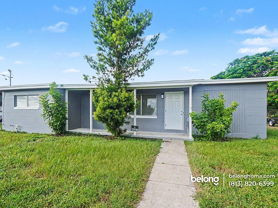 691 Sharon Cir