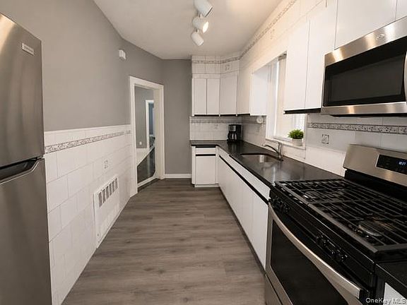 4th image of 1752 Mahan Avenue