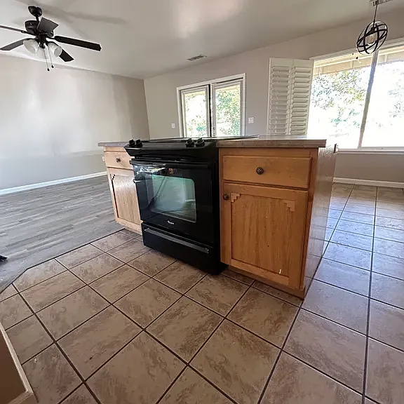 9037 Saddlespur Way — Photo 2