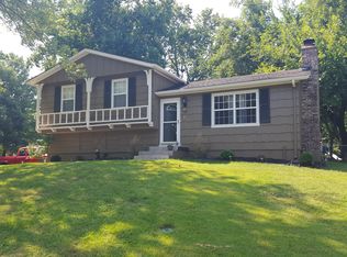 1025 NE Columbus St, Lees Summit, MO 64086
