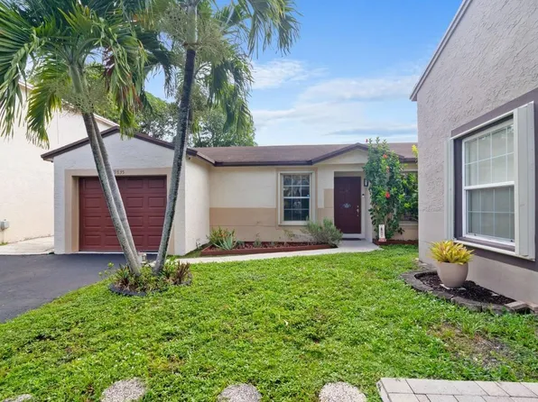 19835 NW 64th Place, Hialeah, FL 33015