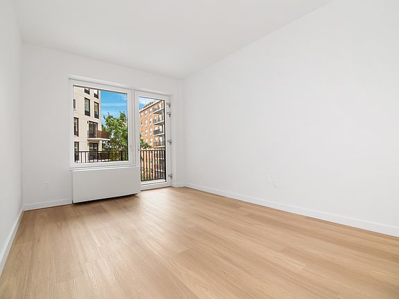5th image of 71-82 Parsons Blvd #516