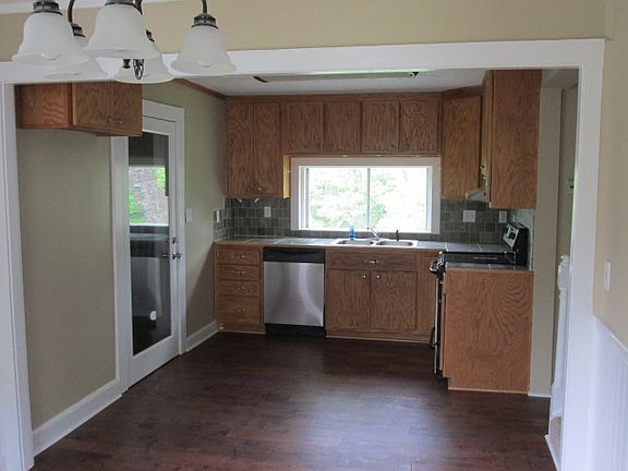 2nd image of 473 Sanford Dr