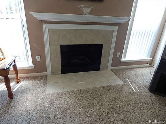 4th image of 28199 Oakmonte Cir E #1
