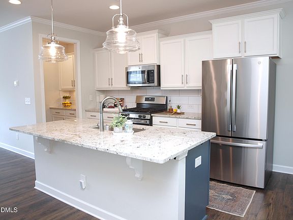 4th image of 717 Carraway Garden Dr