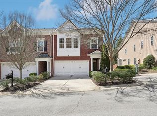 7110 Lowery Oak Dr, Roswell, GA 30075