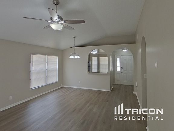 3rd image of 5490 Friarsway Dr