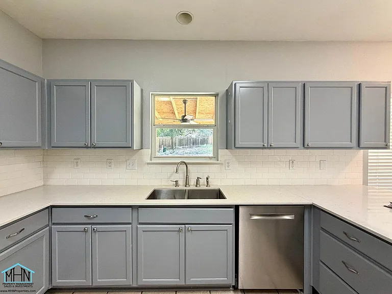 518 Willow Grove Dr — Photo 13