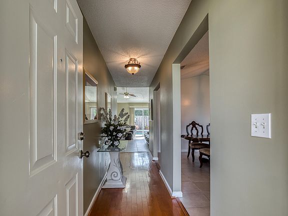 3rd image of 12634 Hickory Lakes Dr S