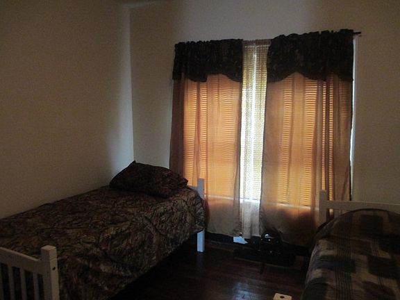 5th image of 2809 E 5th Ave