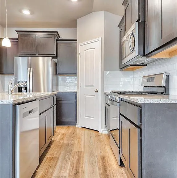 6172 Darlington Ave — Photo 3