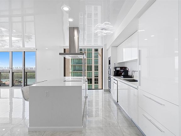 4th image of 300 Sunny Isles Blvd #4-1908