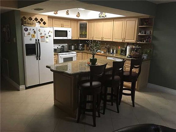 4th image of 7160 W 2nd Ct #7160