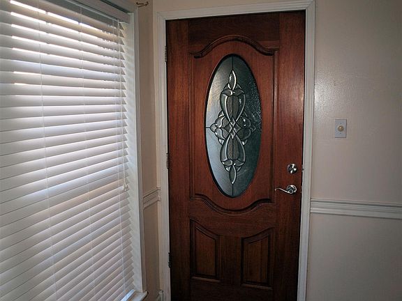 3rd image of 1601 N Bryant St APT 27