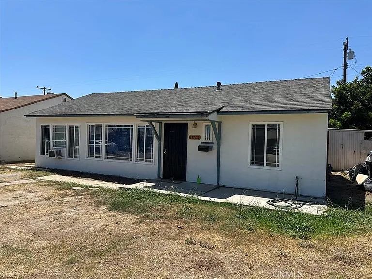 13727 Fairford Ave — Photo 1