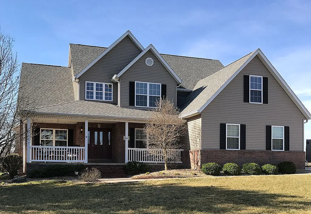 1000 Greenbrier Ln photo 1