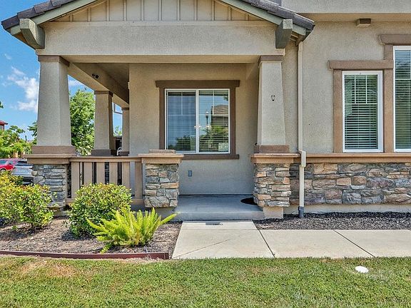 4th image of 16942 Pecan Hollow Way