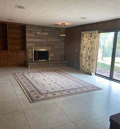 5th image of 1202 Williamsburg Way