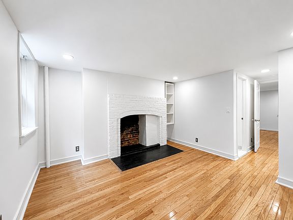 2nd image of 1 Minetta Ln #1