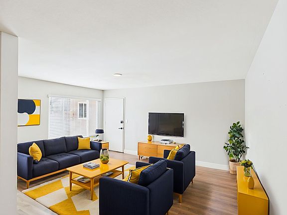 3rd image of 4659 North Ave APT 5
