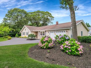 22 Concord Dr, Holtsville, NY 11742