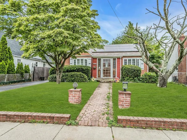 145 Bay Avenue, Hicksville, NY 11801