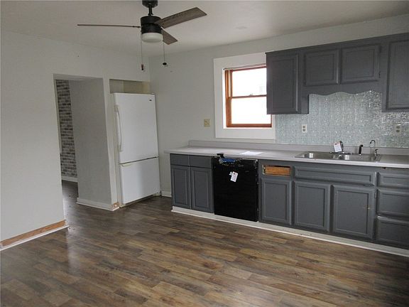4th image of 402 E Lincoln Ave