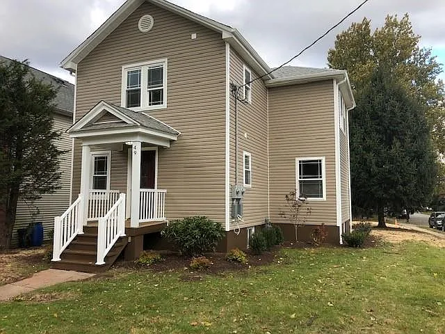 49 Hollywood Ave photo 1