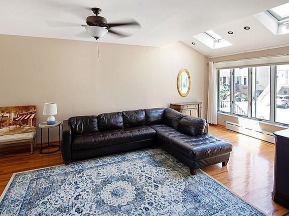 4th image of 127 Bay 7 St #1