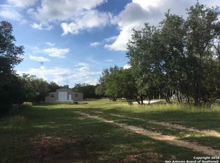 1652 River Trail Rd, Pipe Creek, TX 78063