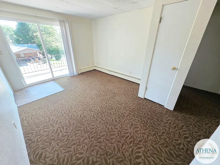 701 Watkins Dr — Photo 13
