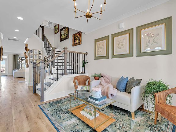 4th image of 208 Semillon Rd