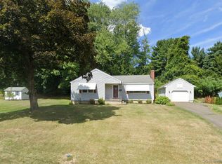 116 Sunset St, Windsor Locks, CT 06096