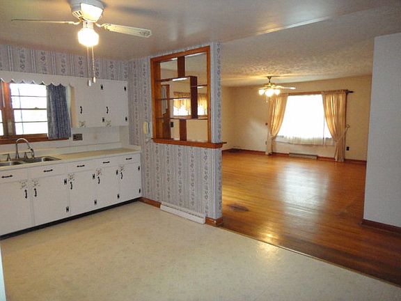 5th image of 1001 Taylor St