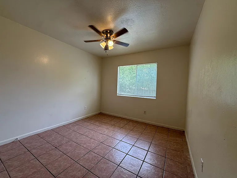 1109 Village Green Dr — Photo 21