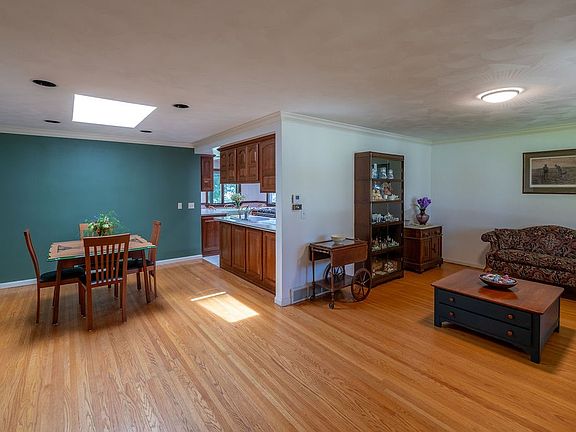 5th image of 128 Thorncliff Rd