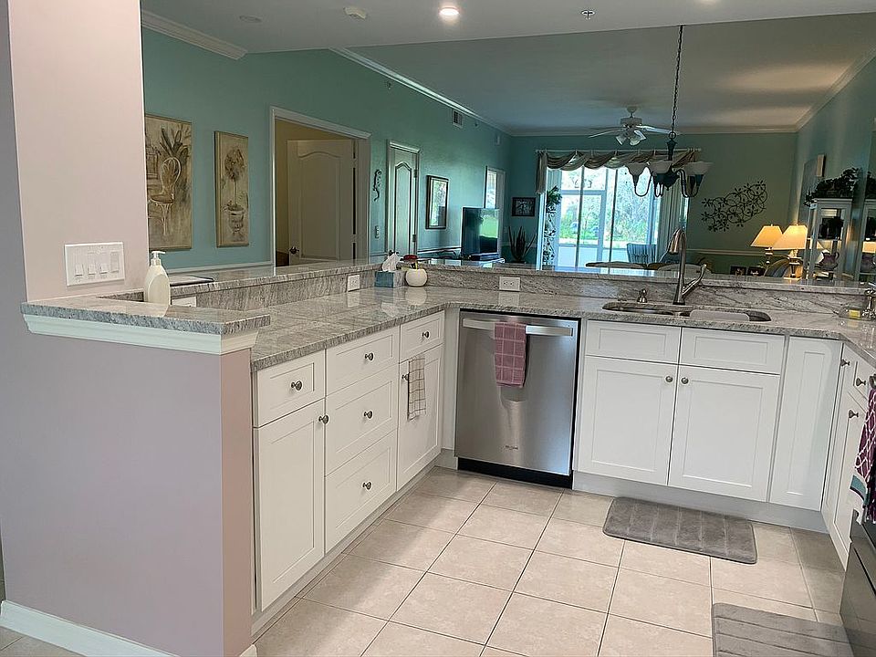1st image of 26781 Clarkston Dr #107