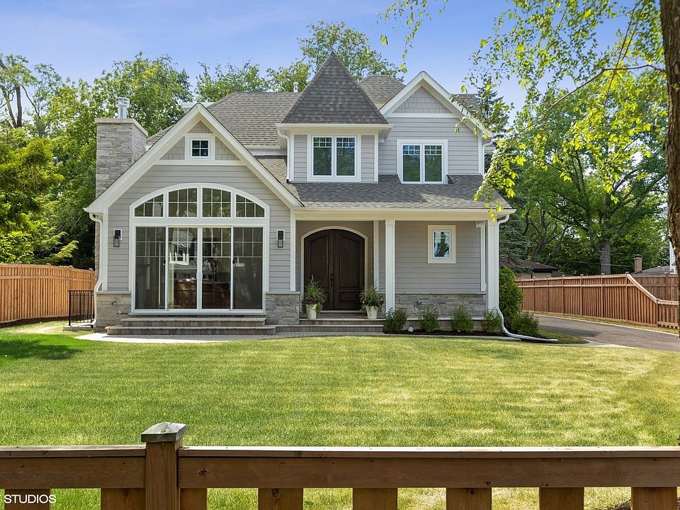 1st image of 431 Wilmette Cir