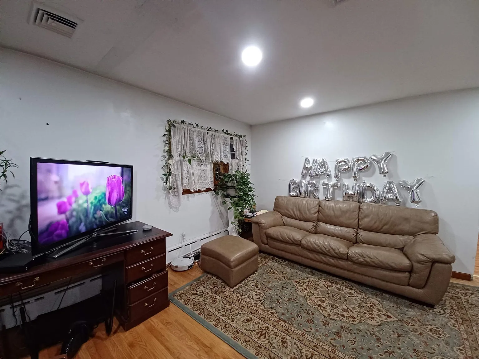 3 bed, 1400 sqft, $3,400 — Photo 2