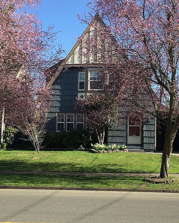 2nd image of 1680 17th St NE