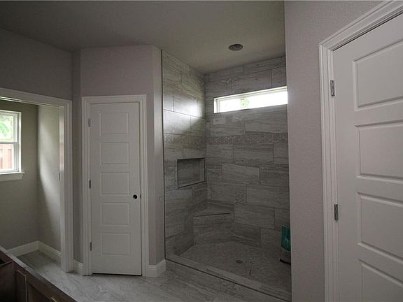 4th image of 1409 S 13th Pl