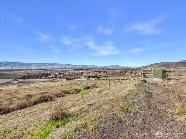 236 S Partridge Lane, East Wenatchee, WA 98802