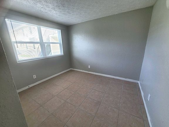 3rd image of 3812 Almeda St #209