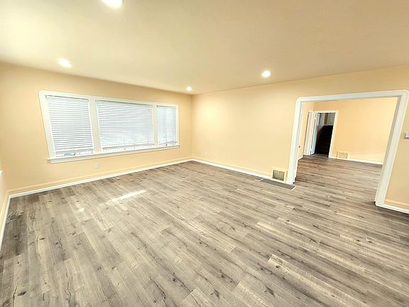 2nd image of 333 30th St