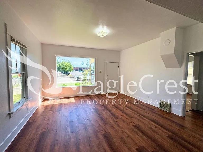 706 S College Ave — Photo 20