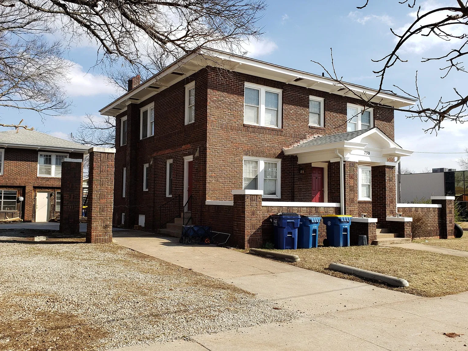 4 bed, 2.5 bath, 2448 sqft, $600 — Photo 1