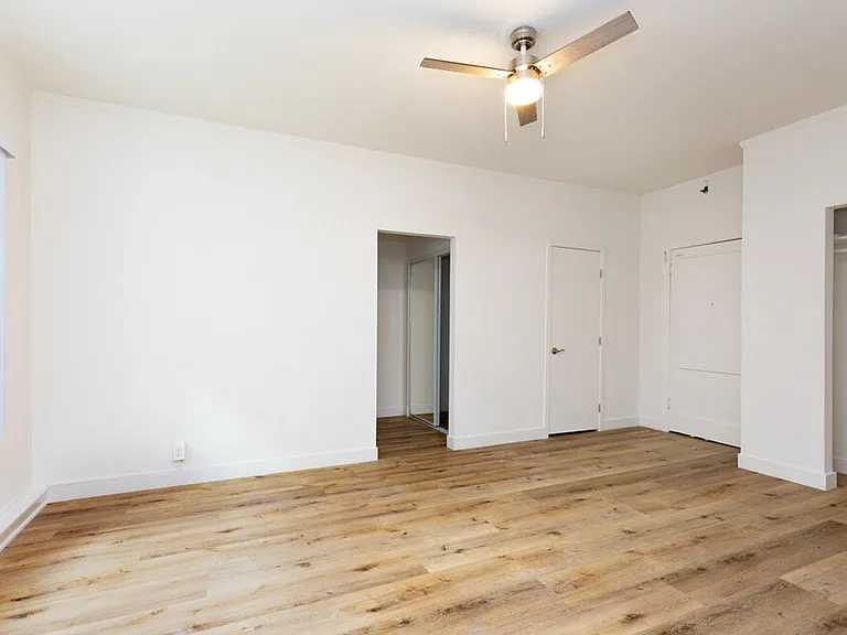 Newly Renovated Studio with Brick Exposure — Photo 26