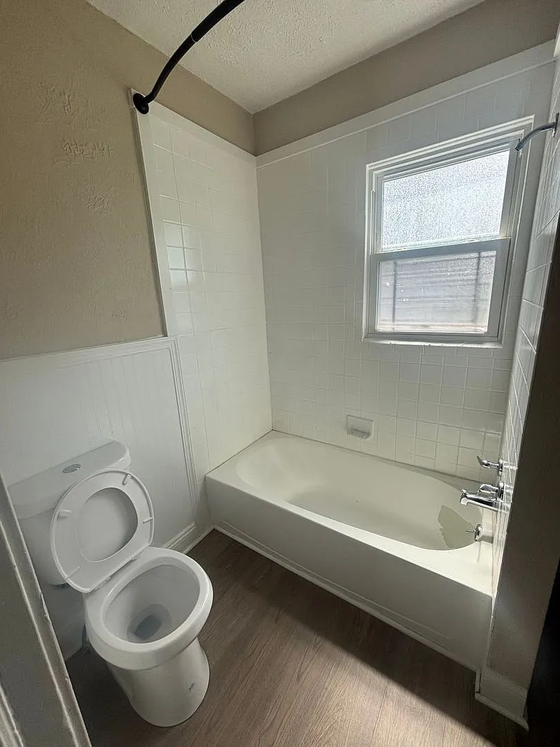 2bd Downstairs Duplex Section 8/Cash Pay — Photo 3