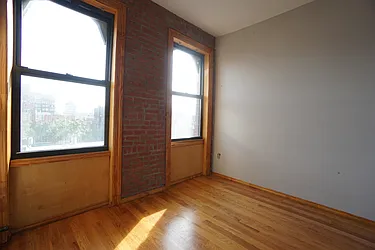 Rented by Rennit Inc.