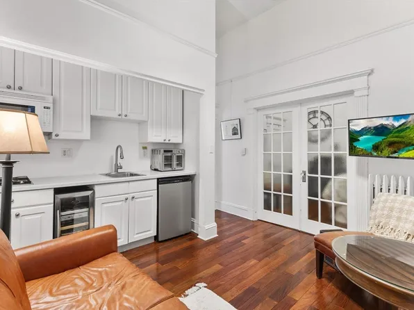 8 Garrison St APT 100, Boston, MA 02116